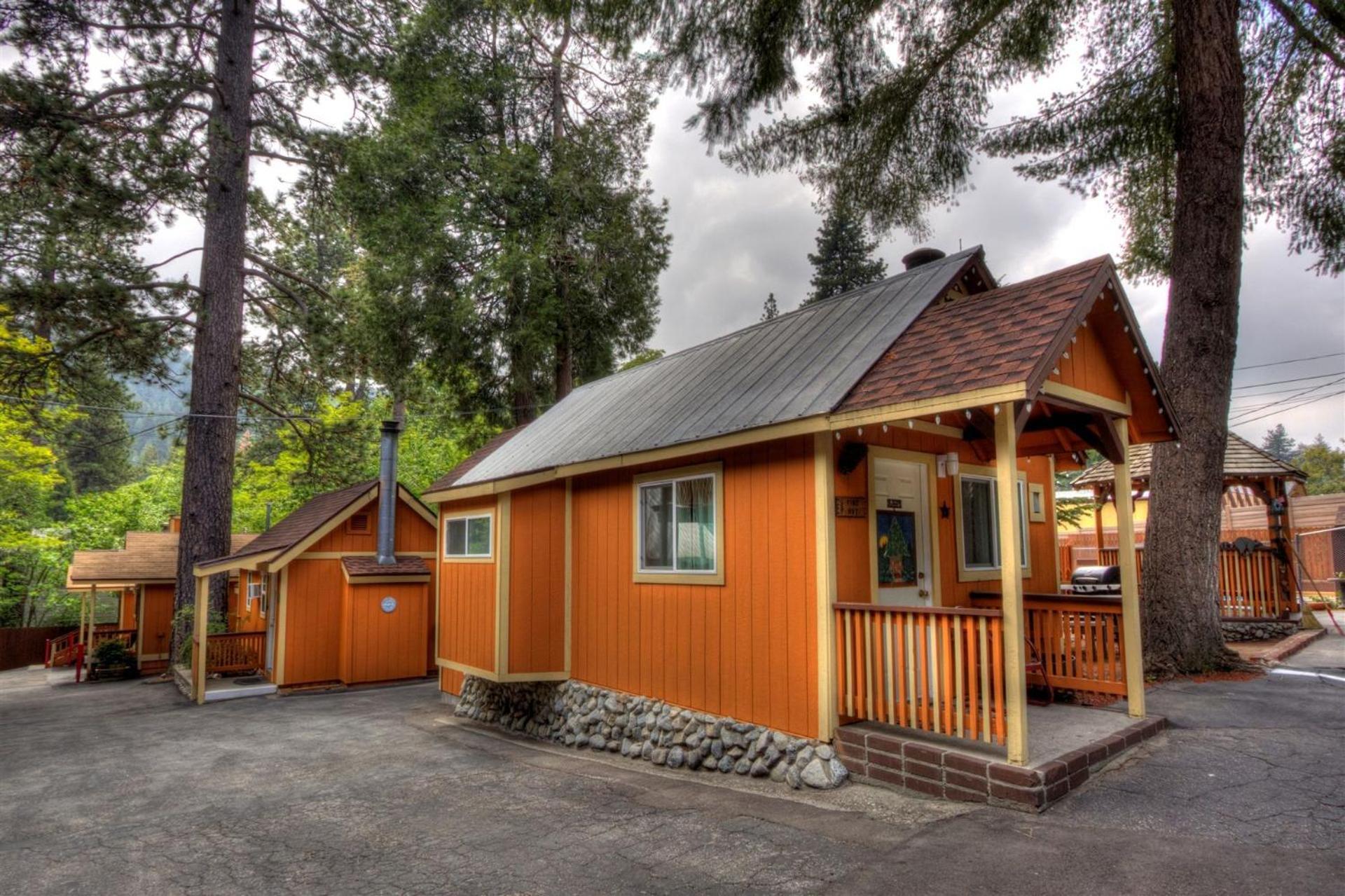 Sleepy Hollow Cabins & Hotel Crestline Eksteriør billede