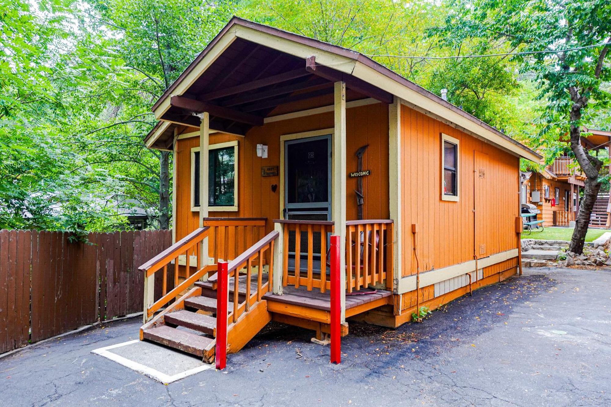 Sleepy Hollow Cabins & Hotel Crestline Eksteriør billede